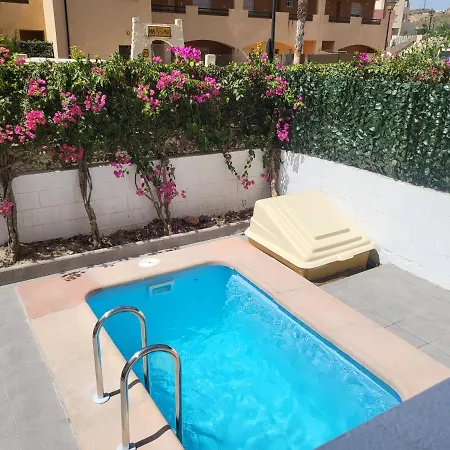 Appartement Bajo Calido Con Patio Y Piscina Privada!