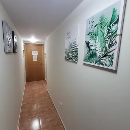 Bajo Calido Con Patio Y Piscina Privada!