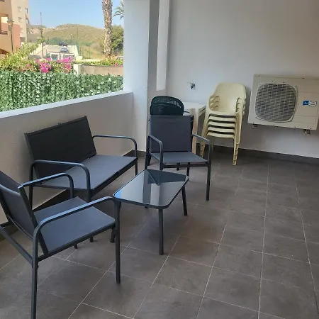 Apartment Bajo Calido Con Patio Y Piscina Privada! *